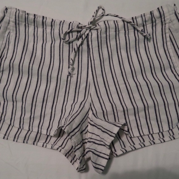 Brandy Shorts 🏖 - Picture 3 of 4